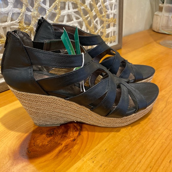 Solesenseability Womens Wedge Shoe Brand New - Picture 3 of 6